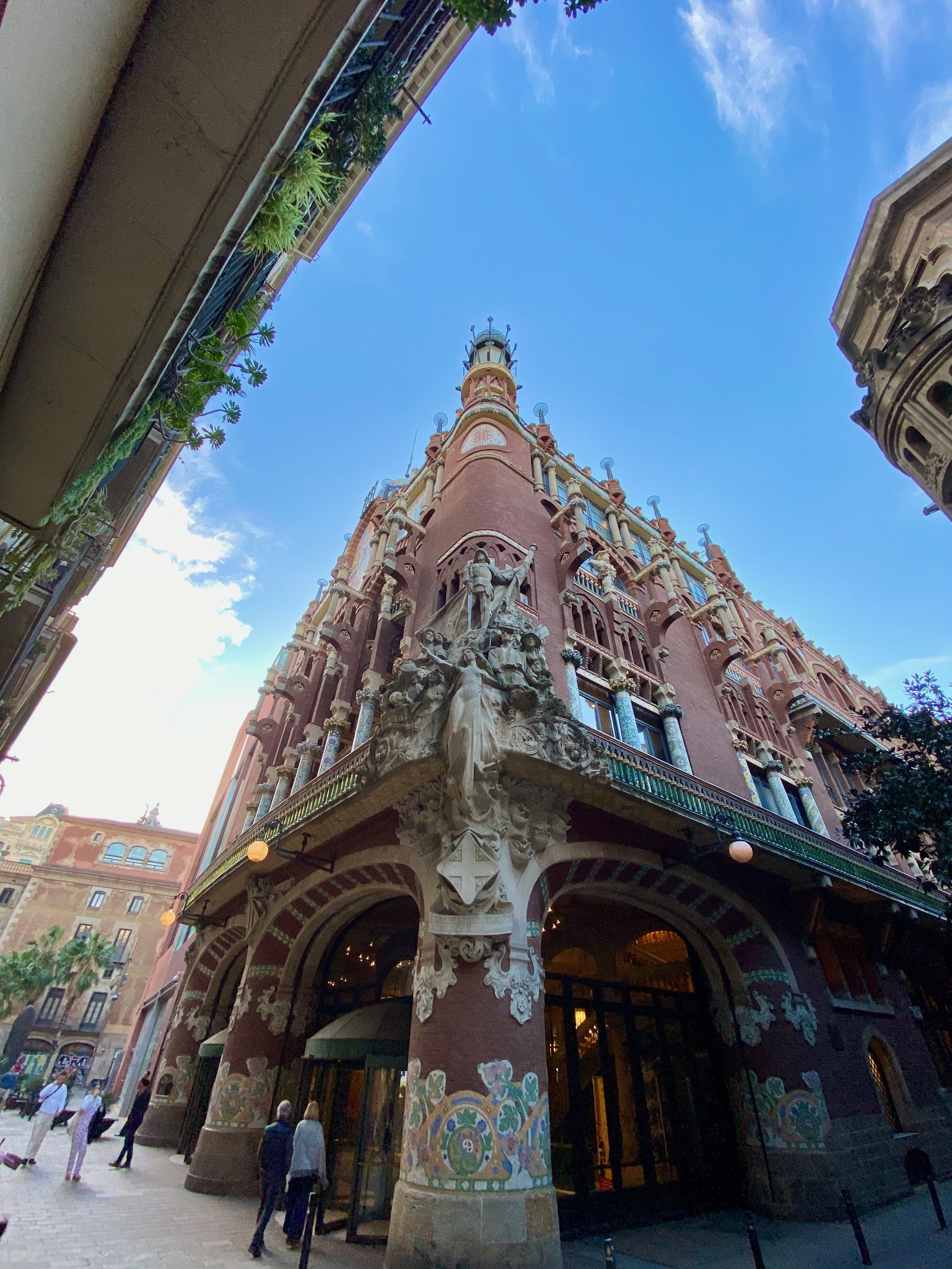 Gaud And Catalan Modernism The Barcelona Feeling Gaud And Catalan Modernism The Barcelona Feeling