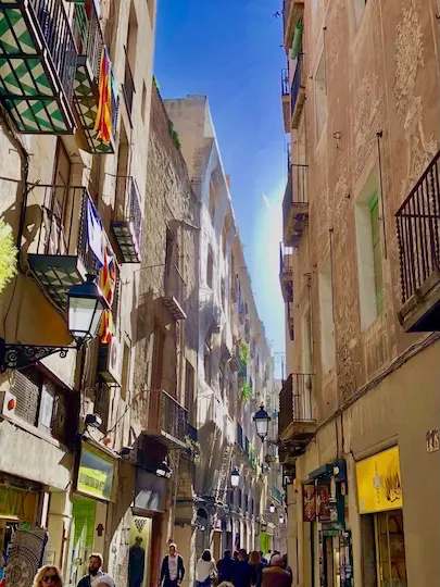 Barcelona Off the beaten path Tour Gothic Quarter 03