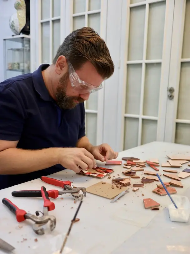 gaudi-trencadis-mosaic-workshop-the-barcelona-feeling-02