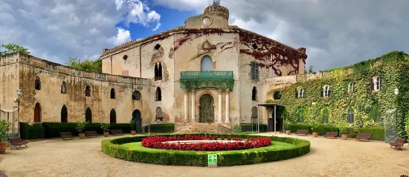 Getting Lost in the Magic of the Labyrinth of Horta
